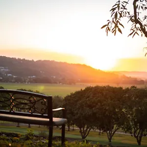 https://belle-vue-manor-couples-retreat.hotelssunshinecoast.net